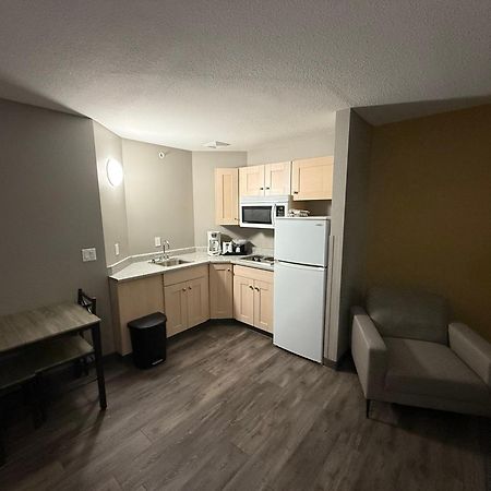 Days Inn By Wyndham Stony Plain Exteriör bild