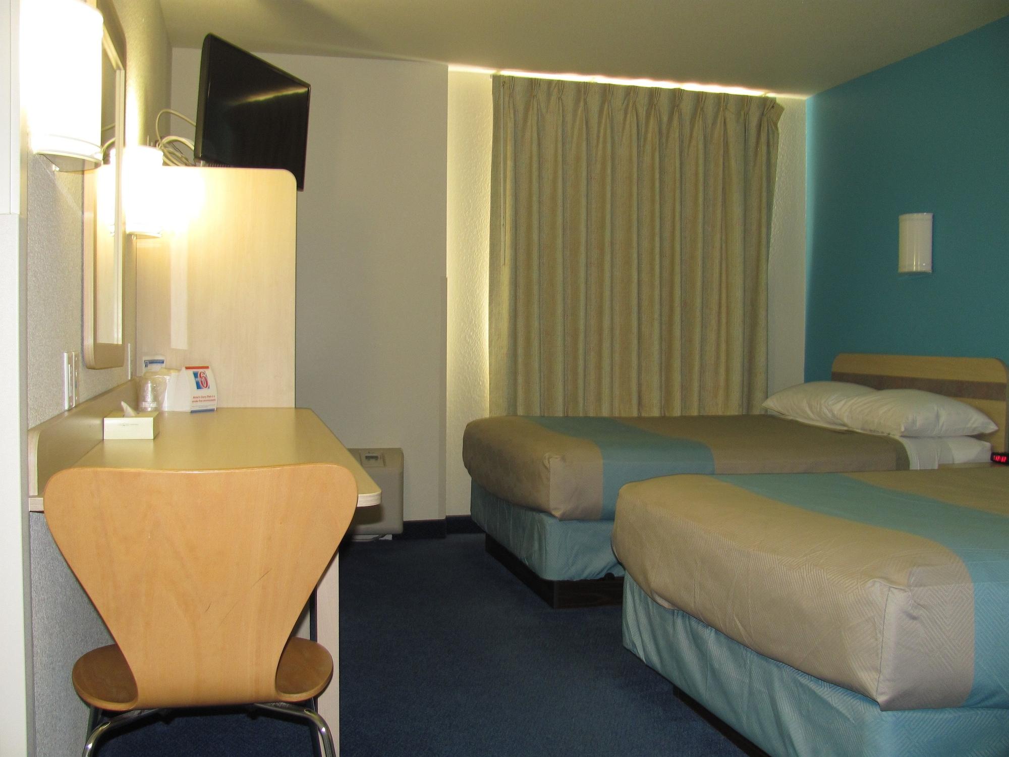 Days Inn By Wyndham Stony Plain Exteriör bild
