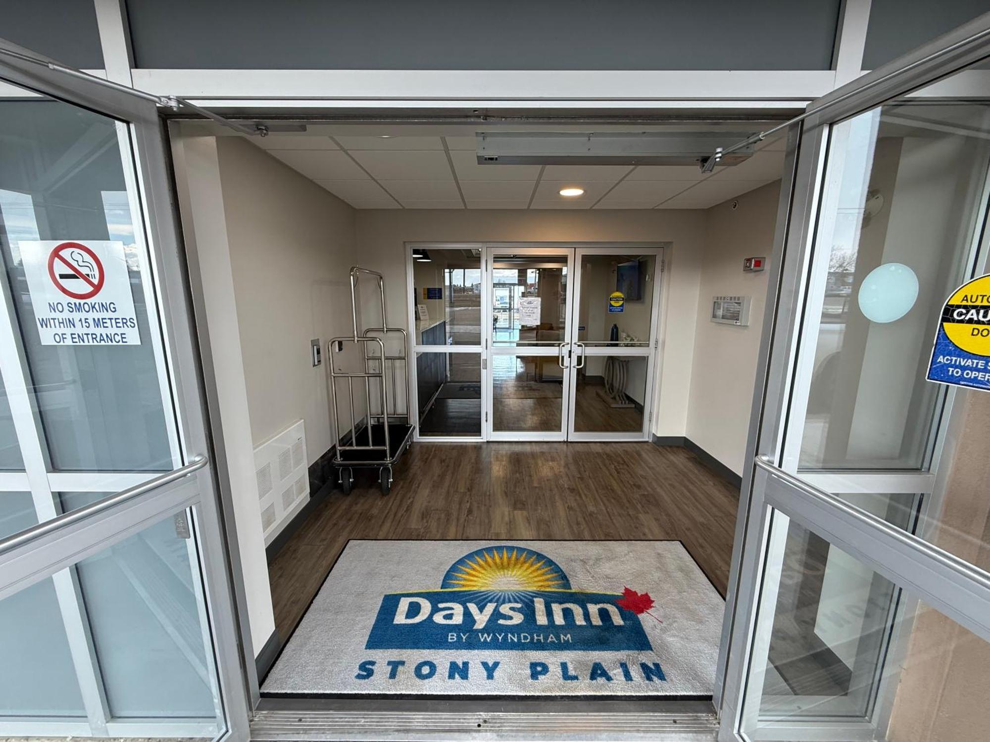 Days Inn By Wyndham Stony Plain Exteriör bild