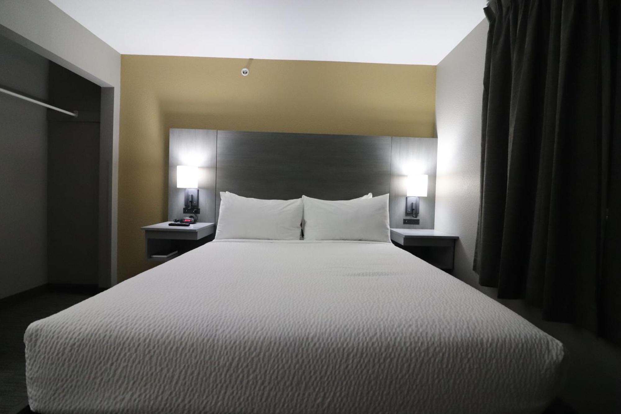 Days Inn By Wyndham Stony Plain Exteriör bild