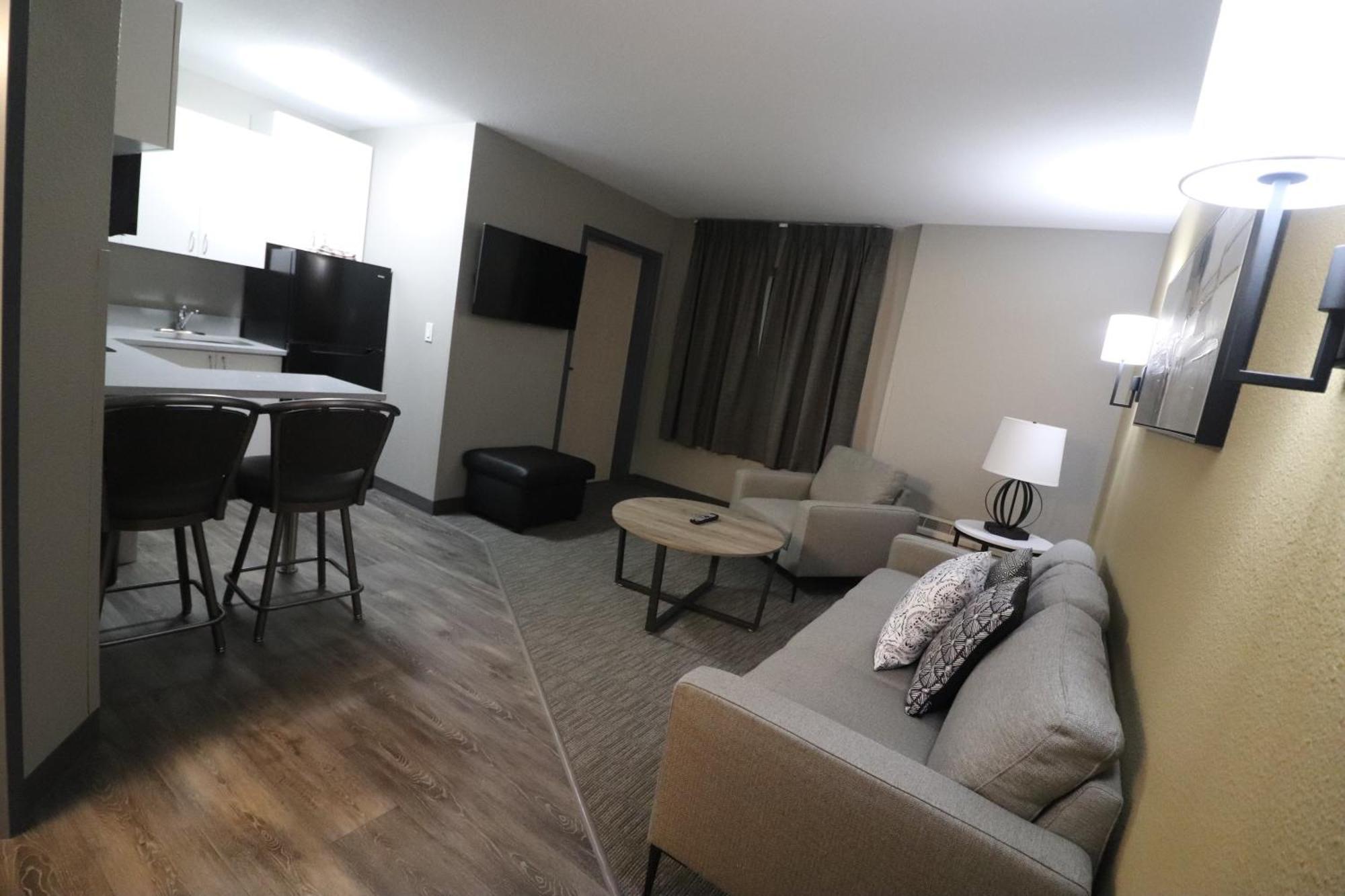 Days Inn By Wyndham Stony Plain Exteriör bild