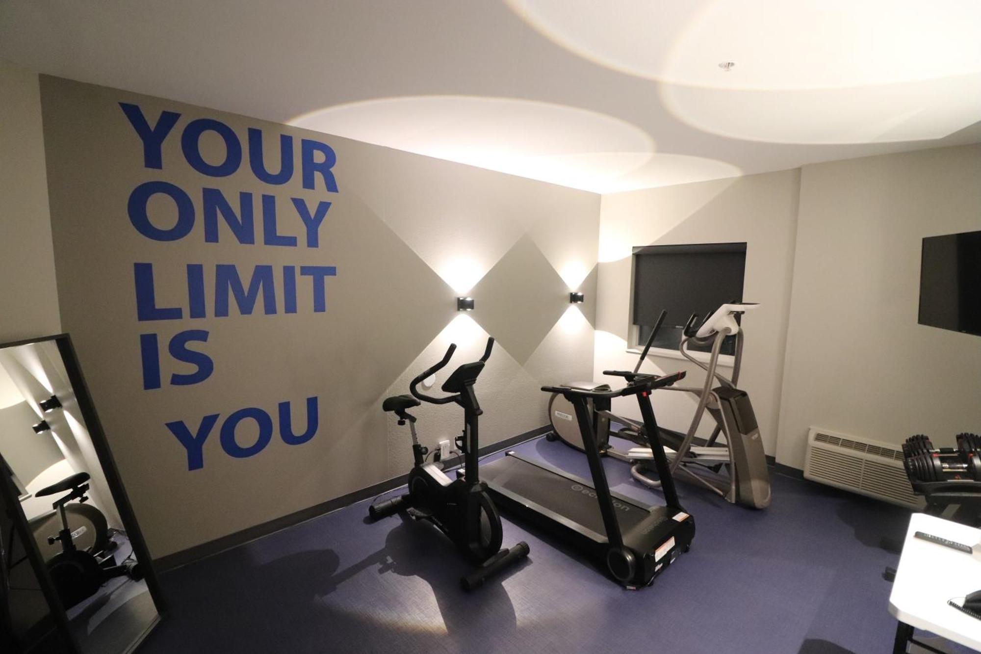 Days Inn By Wyndham Stony Plain Exteriör bild