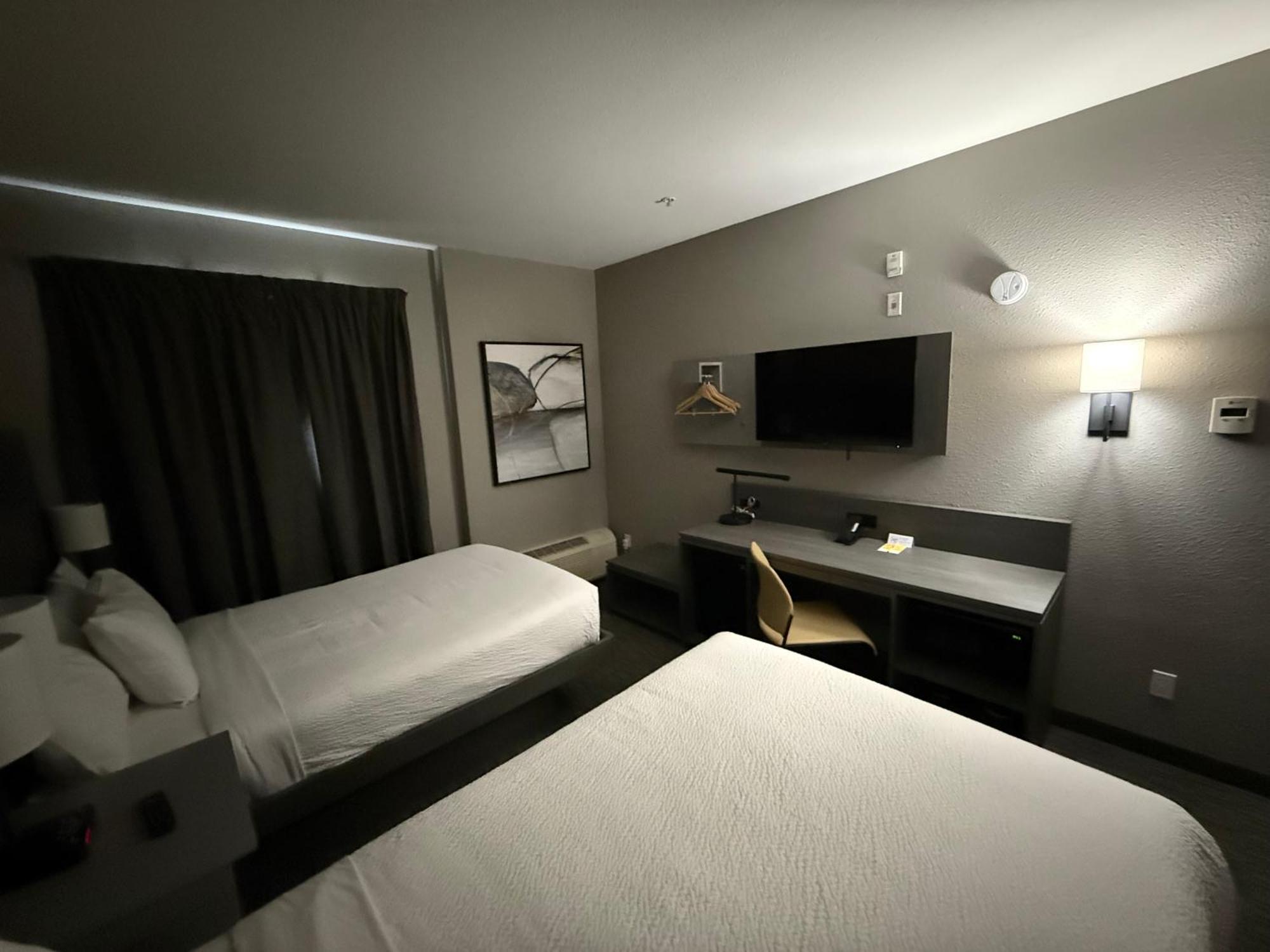 Days Inn By Wyndham Stony Plain Exteriör bild