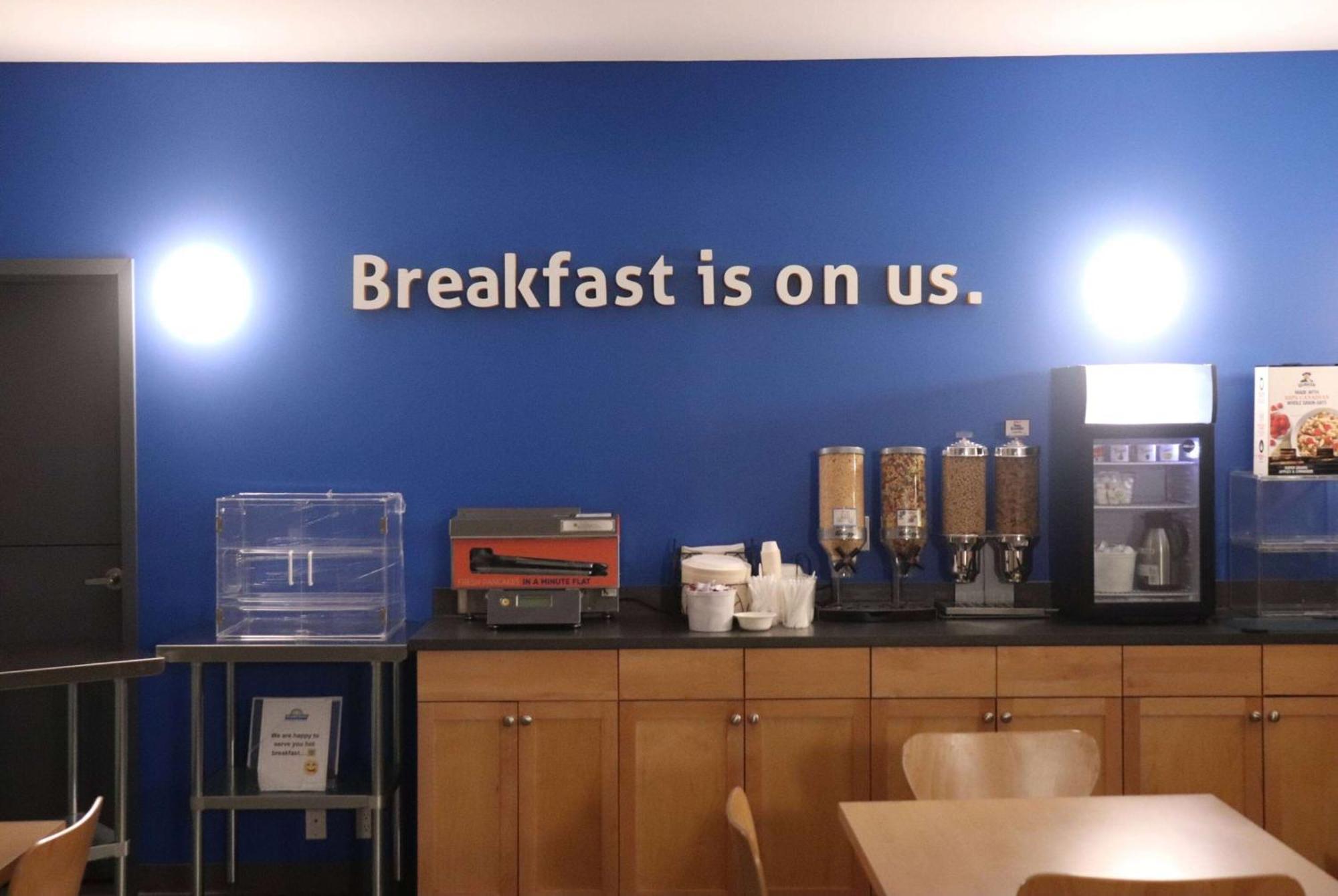 Days Inn By Wyndham Stony Plain Exteriör bild