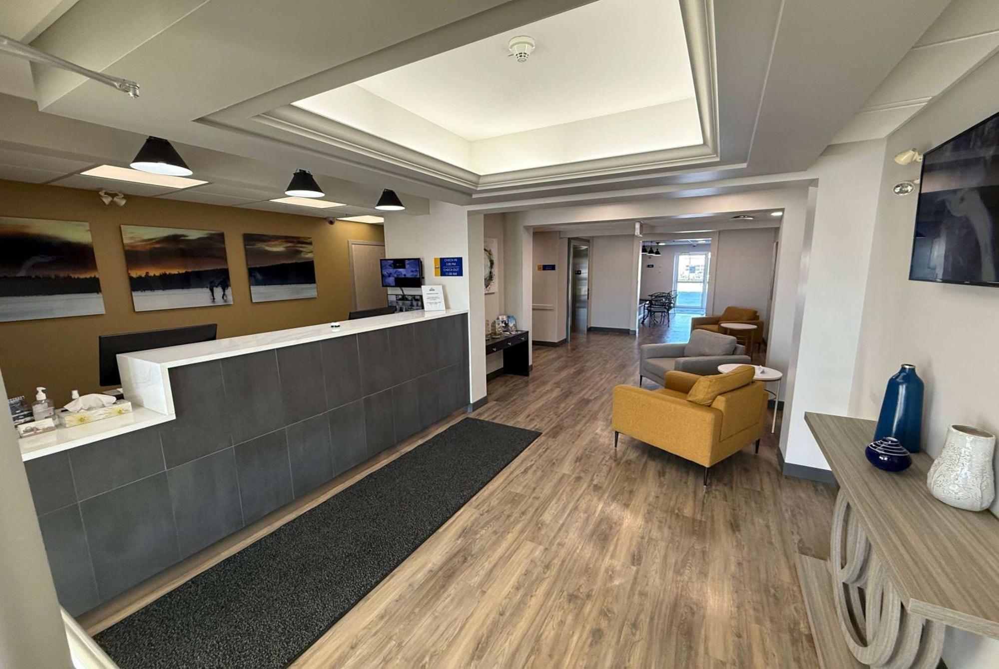 Days Inn By Wyndham Stony Plain Exteriör bild