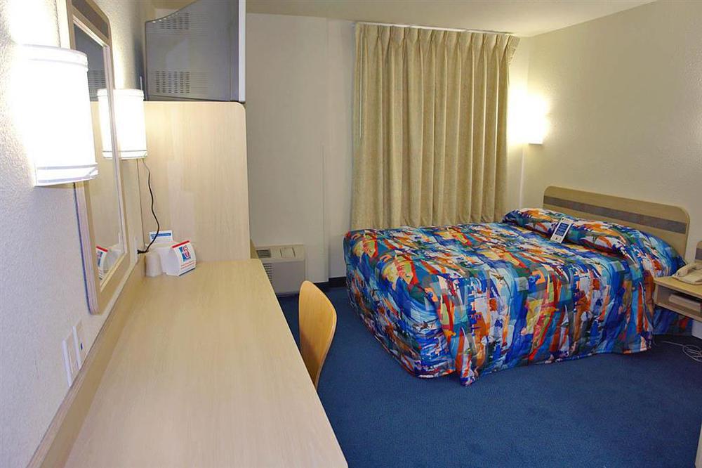 Days Inn By Wyndham Stony Plain Rum bild
